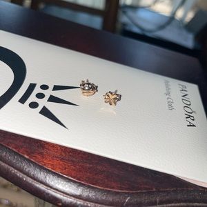 Pandora rose gold clover and lady bug earrings